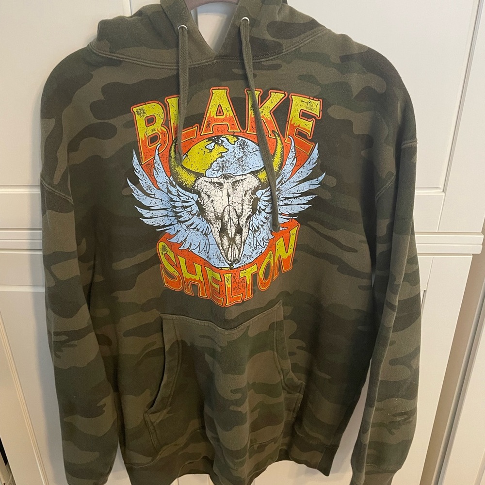 Blake Shelton Camouflage Hoodie, size M